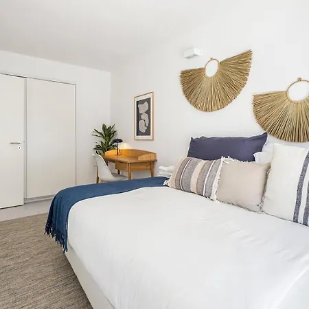 Guestready - Blue Straw In The Heart Of Apartment Parede