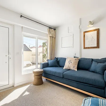 Guestready - Blue Straw In The Heart Of 파레드